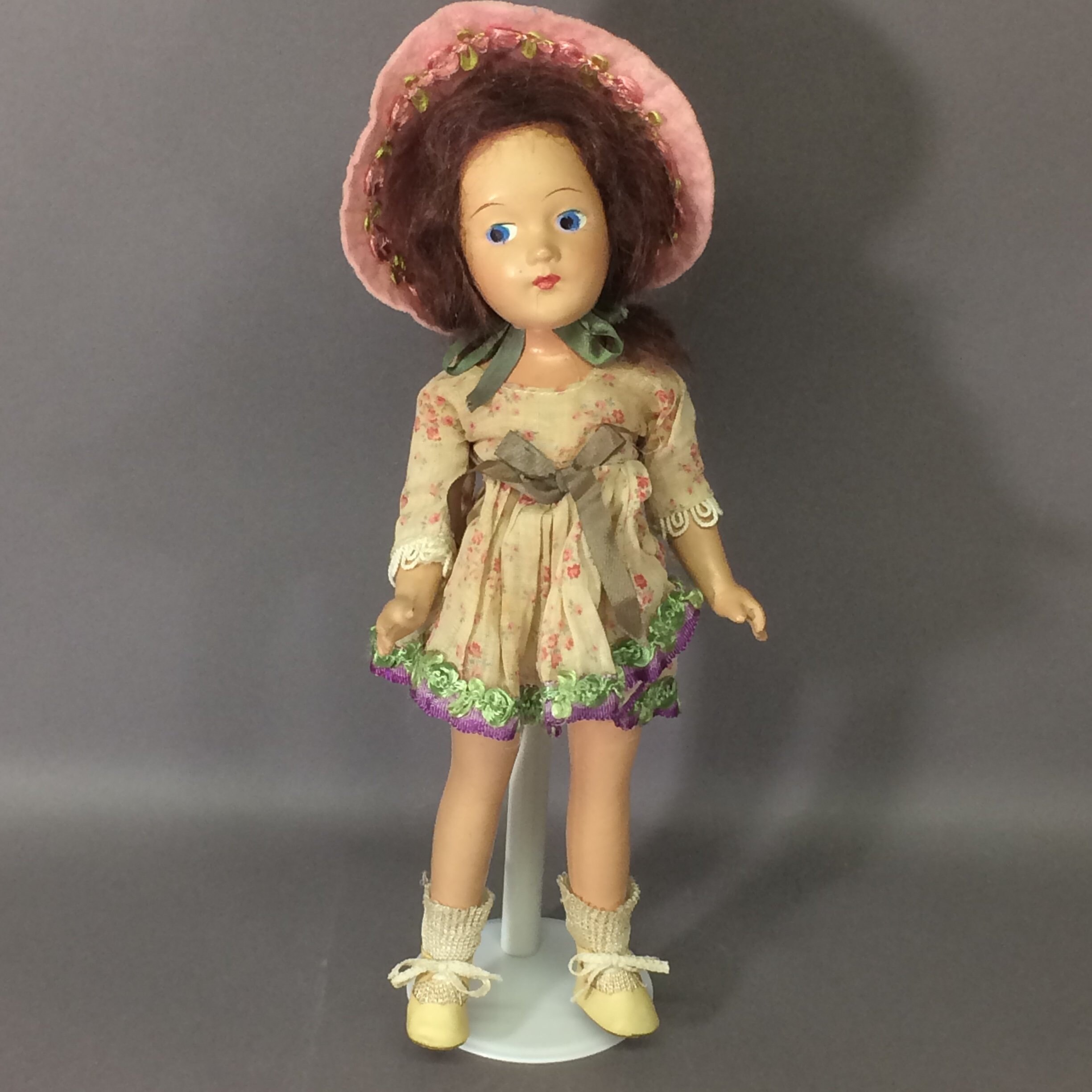 可愛らしい1940年代のヴィンテージコンポジションドール（モヘア 