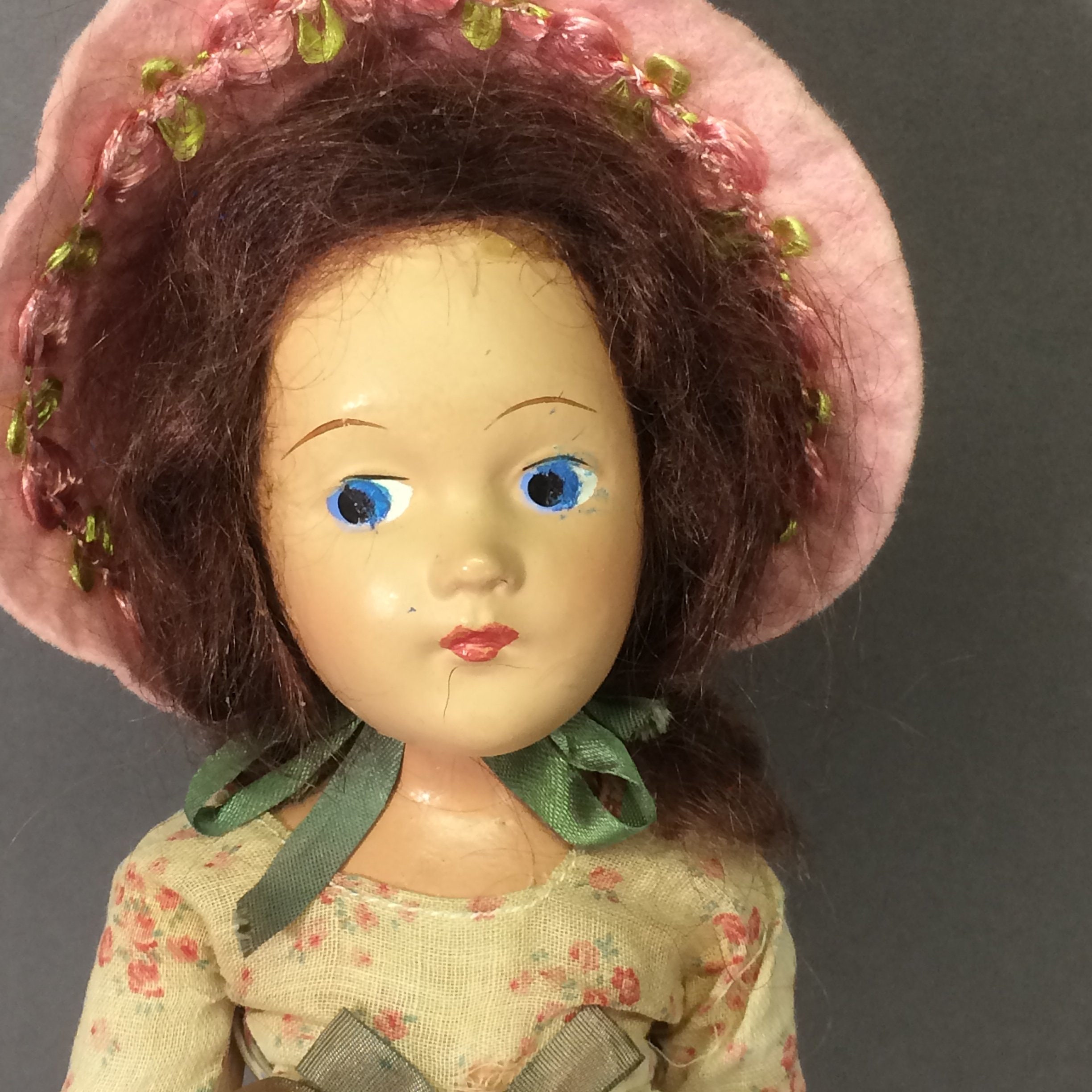 可愛らしい1940年代のヴィンテージコンポジションドール（モヘア 