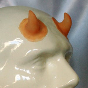 Small horn, devil/ fawn/ creature -Deep & hollow latex prosthetic horns -Theater, Am dram, Performance art, Costume Cosplay, LARP, Halloween