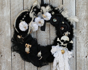 Halloween Wreath, Halloween Door Wreath, Halloween Decoration, Halloween Decor, Spooky Creepy Halloween, Skull Wreath, Halloween Skull Decor