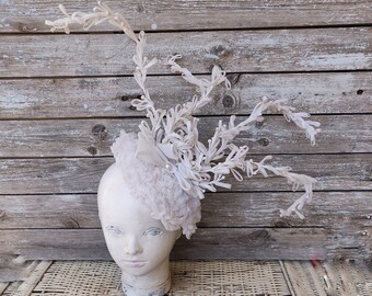 Vintage Fascinator Mini-Hut mit Tüll Rüschen, 1940er-60er Braut Kopfschmuck, cremeweiß