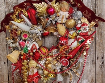 Christmas Wreath for Front Door, Vintage Christmas Decoration, Retro Christmas Holidays Wreath, Vintage Ornaments Red Gold  Christmas Decor