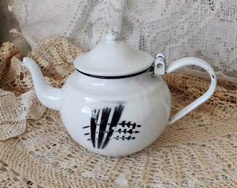Vintage Emaille Teekanne Teekanne, Vintage Emaille Kaffeekanne, Vintage Emaillegeschirr, rustikale Bauernhaus Küche Dekor, französischer Brocante, emaillierter Topf