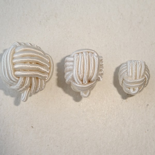 Pack of 50 Small (9mm), Medium (10mm) or Large (13mm) Pale Ivory Twisted Fabric Knot Buttons