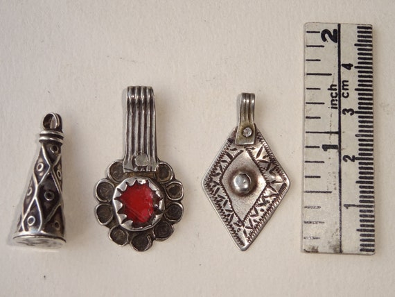 Small Antique Silver Pendants / Charms, Morocco, … - image 6