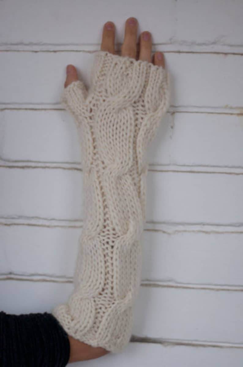 Fingerless Gloves / Arm Warmers / Fingerless Mittens Creamy white