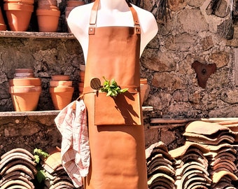 Handmade leather apron for outdoor and BBQ-cooking and bistro by Gaston