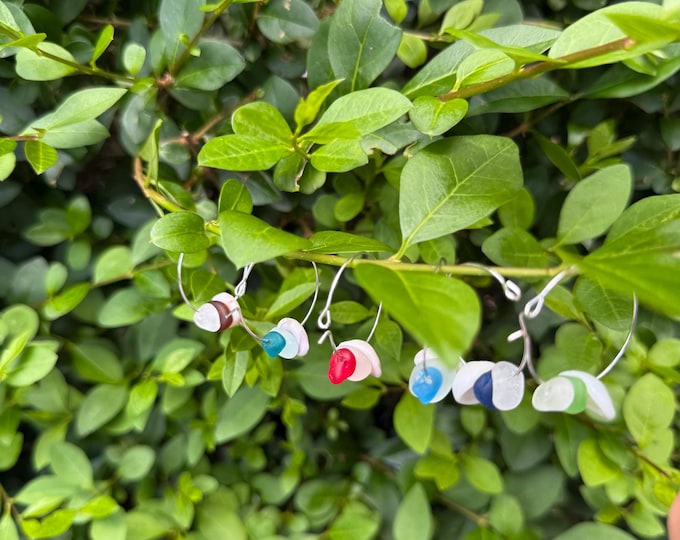 Beach Muse. Wine Charms. Set of 6. Genuine English Sea Glass and Hawaiian Puka Shells. Guaranteed Authentic.