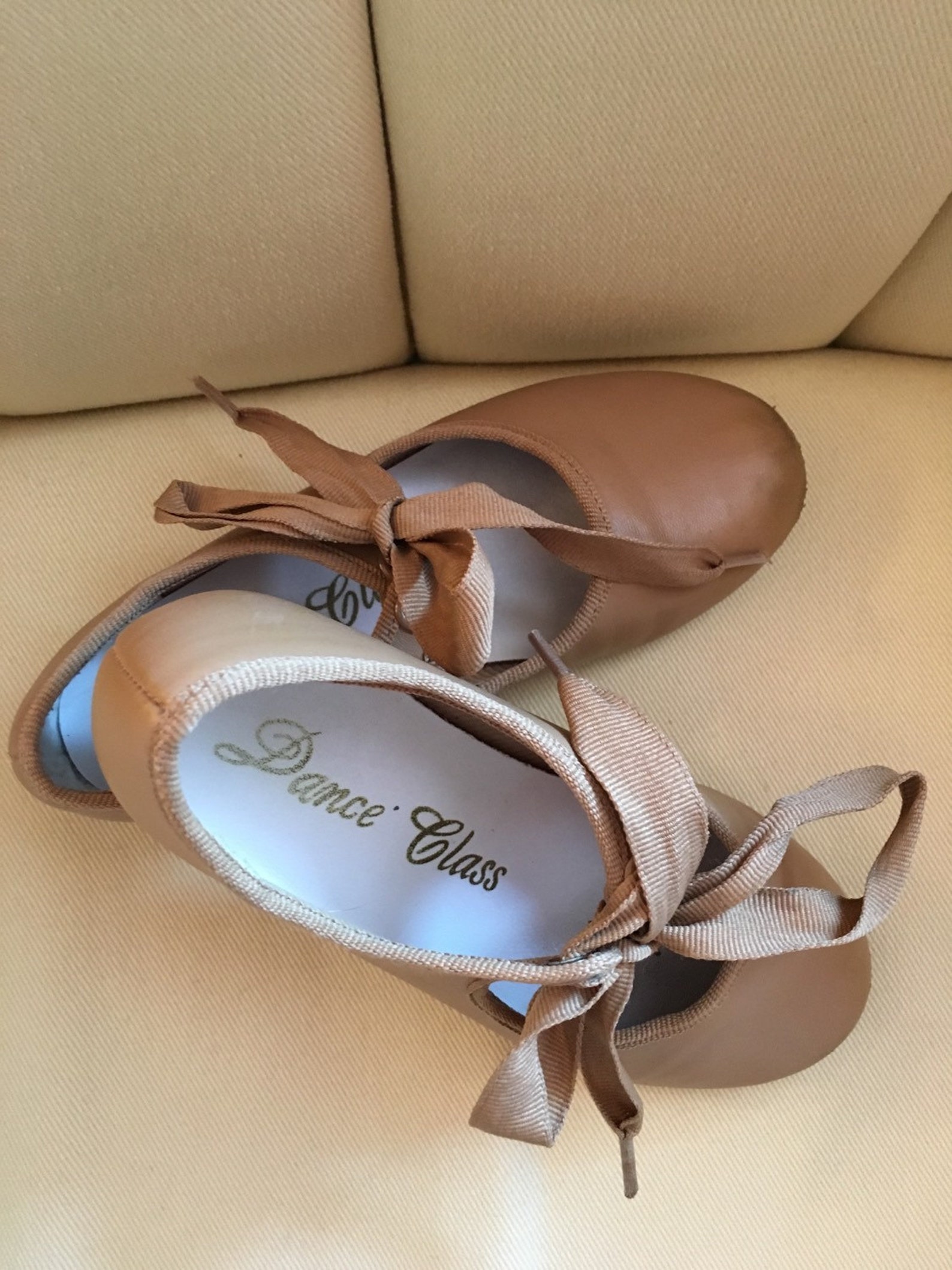 vintage tap dancing shoes - dance class - lace up ballet style girls dance shoes