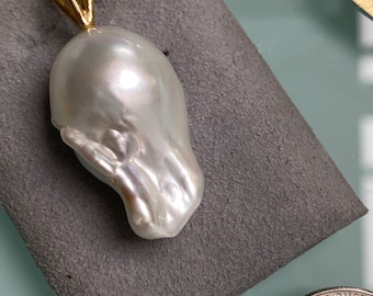 Fireball cultured pearl pendant