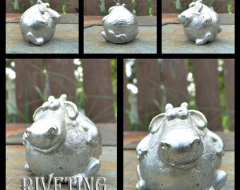 Hand cast pewter Fat Giraffe
