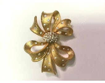 Vintage Gold Tone Ribbon Bow Rhinestone Brooch Pin Bold Elegant Luxury Statement