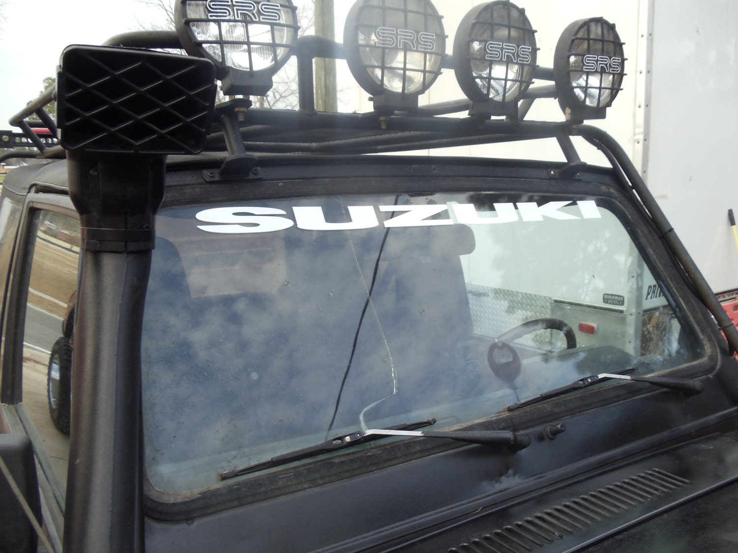 AMPACO 4 Stück Auto Einstiegsleisten Trittschutz, für Suzuki Samurai  Kohlefaser Auto Einstiegsleisten Aufkleber