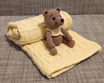 Baby blanket vanilla with bear (one copy ready for delivery)