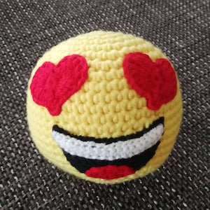 Crochet Figure Ball Emoji Smiley with Heart Eyes