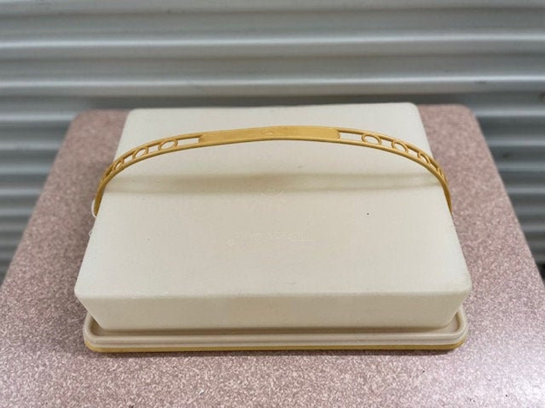 Vintage Tupperware 3 Piece Harvest Gold Rectangle Sheet Cake Carrier with  Handle