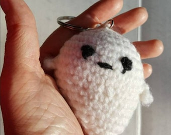 Spooky Ghost Keychain, Ghost Keychain, Spooky Keychain, Halloween Keychain, Backpack Accessory, Purse Accessory, Spooky Halloween Accessory