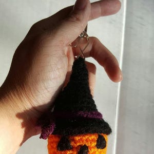 Pumpkin Witch Keychain, Pumpkin Keychain, Witch Hat Pumpkin, Halloween Keychain, Jack-ò-lantern Witch, Backpack Accessory, Purse Accessory