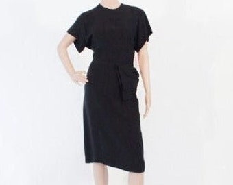 Vestido pareo vintage bomba de los años 40 con lazo lateral llamativo, Wiggle LBD Janice Brent Fashions, Vestido negro drapeado de cine negro, SM