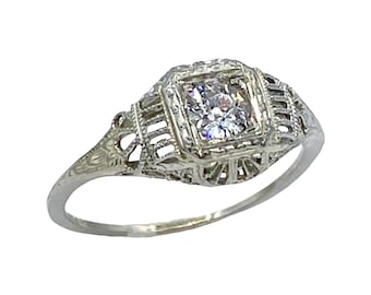 Antyczny pierścionek zaręczynowy z diamentami w stylu art déco z lat 20. XX wieku, 18-karatowe białe złoto, Gatsby Filigree, rozmiar 8,25