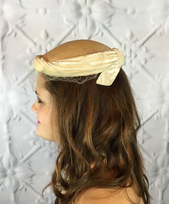 1940s Ivory Bridal Hairpiece / Vintage Juliet Hat… - image 1