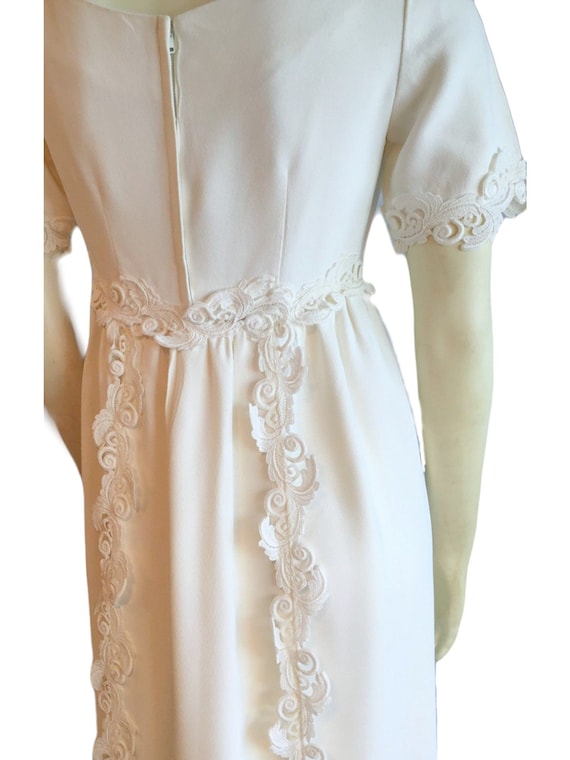 Vintage 1960s Ivory Empire Waist Lace Accented We… - image 5