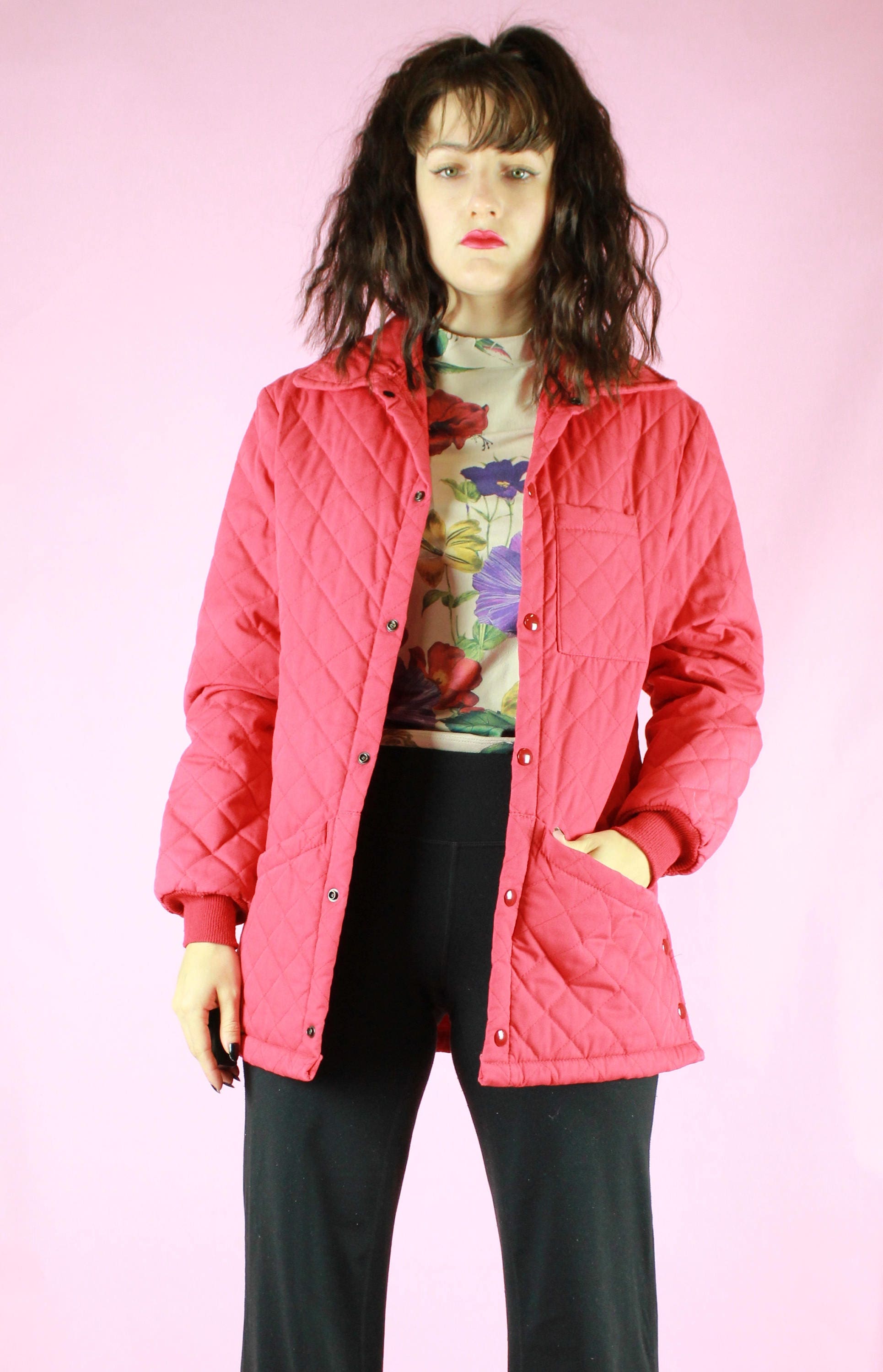 70 ' s Puffer rouge vif Ski manteau Vintage vêtements vêtements rétro manteaux années 60 années 80 70 ' s Puffer Ski rouge vif Ski Puffer manteau Vintage vêtements vêtements rétro manteaux années 60 années 80 ad538a