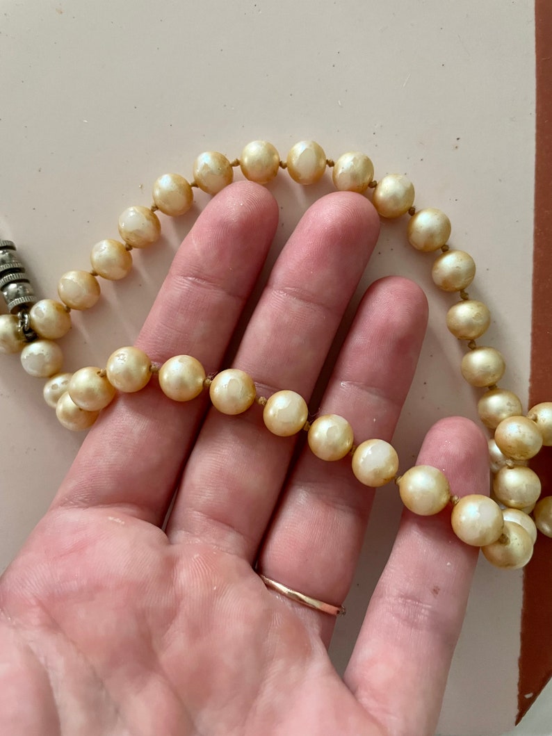 Vintage faux pearl choker necklace F-39 image 3