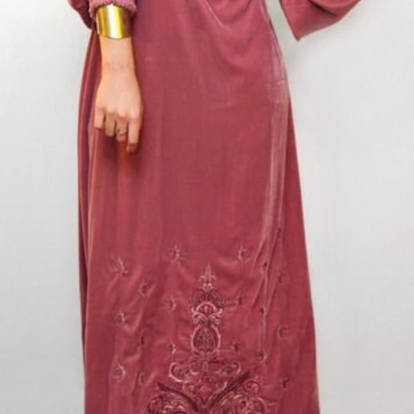Essential Abaya - Kaftan Fit - Pink Velvet main image 1