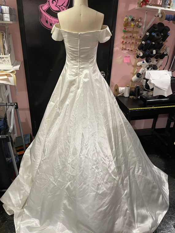 Vintage  White Satin Off Shoulder Wedding Gown - image 3