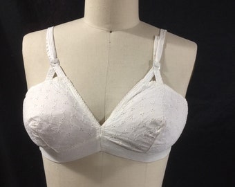 Vintage 1950s "Wings Bra" by Lerner Shops White Cotton Eyelet Bullet Bra Size 36B