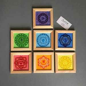 Set di 7 chakra, decorazione da parete per yoga dipinta a mano su tela con cornice in legno