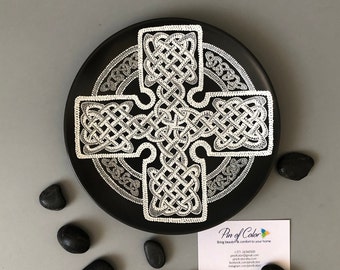 Celtic cross wall hanging decorative plate,  black and white celtic knot, 20cm 7 7/8"