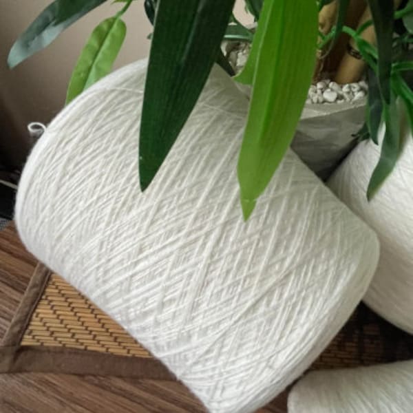 100% merino extrafine Zegna Baruffa (Lane Borgosesia) yarn on Cone, hand and machine knitting, Italian bobbin, Cashwool, White Color