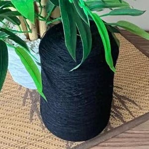 100% merino extrafine Zegna Baruffa (Lane Borgosesia) yarn on Cone, hand and machine knitting, Italian bobbin Super Geelong, Black Color