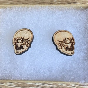 Skull earrings, halloween earring, wooden earrings, wood earrings, skull jewelry, skeleton earrings, Skeleton jewelry