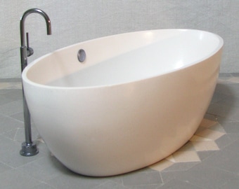 oval bathtub (1/12 scale miniature)