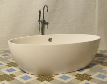 oval bathtub 2 (1/12 scale miniature)