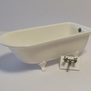 cast iron bathtub (1/12 scale miniature)