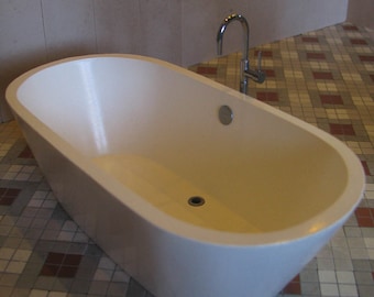 modern bathtub (1/12 scale miniature)