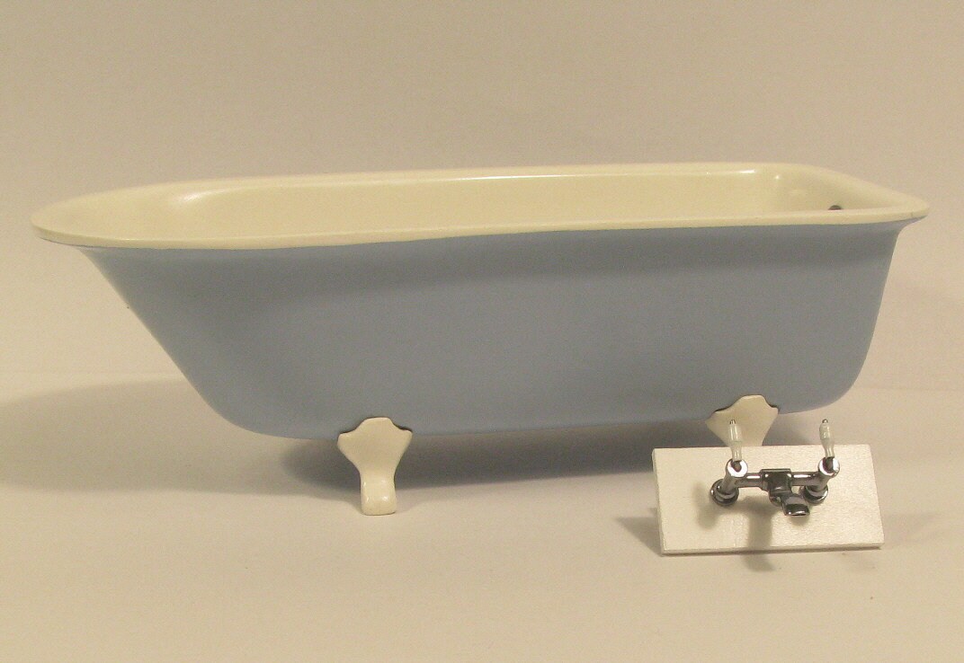Cast Iron Bathtub for sale Only 4 left at 65