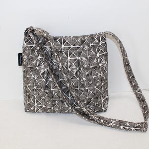 Small Canvas Crossbody Bag: Zipper Closure, Adjustable Strap