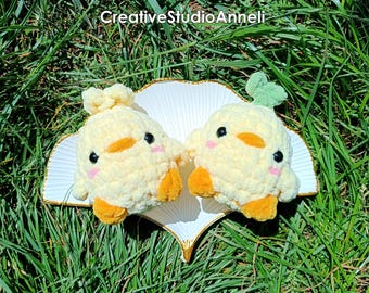 Crochet Mini Chick Plushie: Handmade Amigurumi Toy