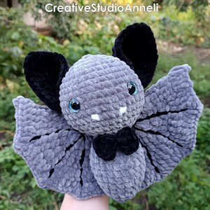 Crochet Bat Plushie/ Halloween plushies/ Amigurumi Bat/ Spooky/ Halloween decor/ stuff animals