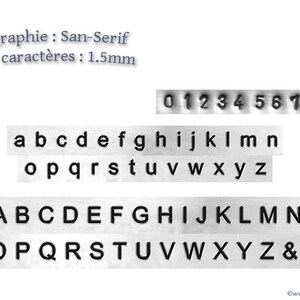 May include: A set of metal alphabet stamps in a sans-serif font. The stamps are arranged in rows, with the numbers 0-8 on the top row, lowercase letters on the second and third rows, and uppercase letters and an ampersand on the fourth and fifth rows. The text "Typographie: San-Serif" and "Taille caract&egrave;res: 1.5mm" is visible at the top of the image.
