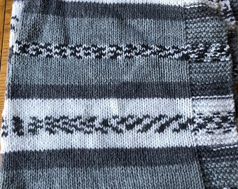 Hand crocheted BABY/'S Couverture//Châle//Siège Voiture//landau//berceau blanc rose et gris