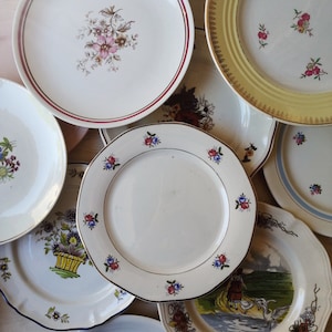 Piatti da dessert con motivi floreali misti, porcellana vintage, set spaiato