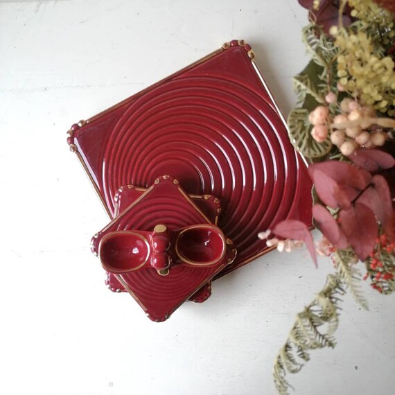 Ensemble Trivette Céramique Rouge – Dessous De Plat, Salière Et Dessous De Bouteille – Vintage 1920-1949