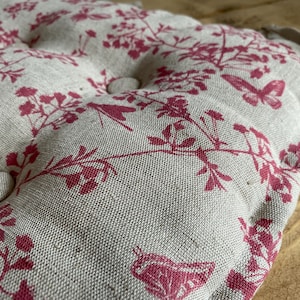 Custom Reversible Seat Pad Set with Ties in Cherry Red on Natural linen - Please note that full price is on quotation
