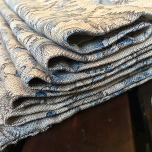 Niestandardowa roleta rzymska zaciemniająca/żaluzja w kolorze Colefax & Fowler Corrigan Blue Linen - Należy pamiętać, że pełna cena jest podana w ofercie